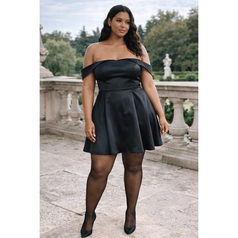 New Aritzia TEN Aphrodite Satin Dress Black Off Shoulder Fit Flare Size 12